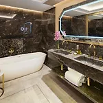 The One Gl Hotel 5*