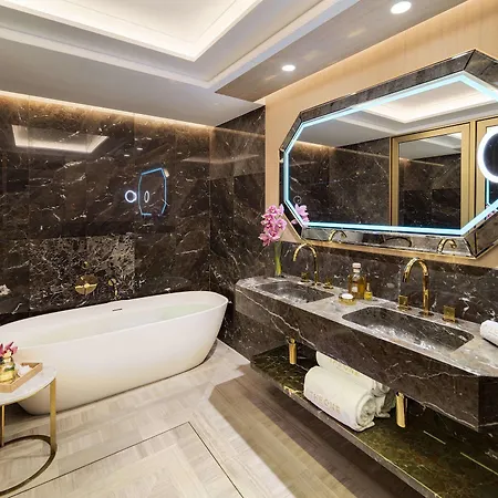 Hotell The One 5*