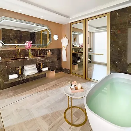 The One Gl Hotel 5*