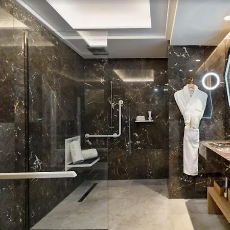 The One Gl Hotel 5*