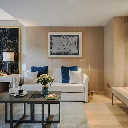 The One Gl Hotel