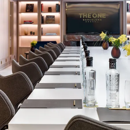 The One Gl Отель